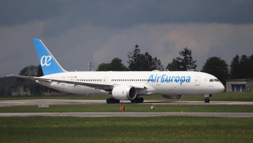 Air Europa alertó a sus clientes por posible filtración de sus datos.