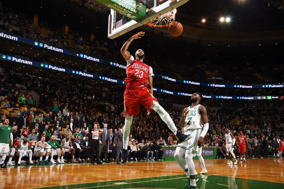 Anthony Davis dunks against the Boston Celtics on Jan. 16, 2018 at the TD Garden in Boston. (Getty)