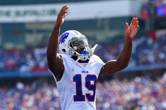 Isaiah McKenzie re-signs with Bills: 'I love being here'