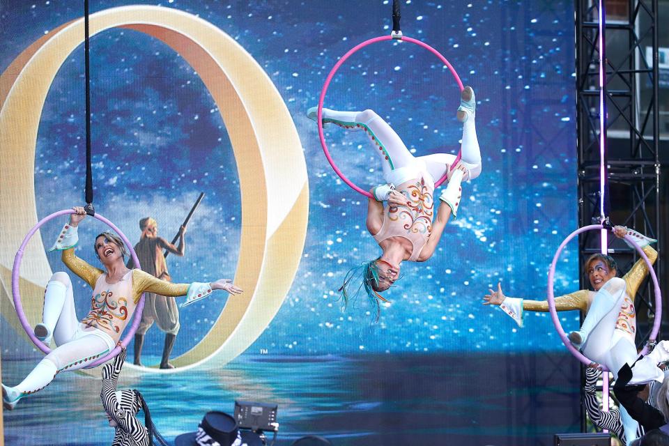 Savannah Guthrie (L) , Hoda Kotb (R) and Cirque du Soleil performer attend 2022 Halloween on "Today" at Rockefeller Plaza on October 31, 2022 in New York City.