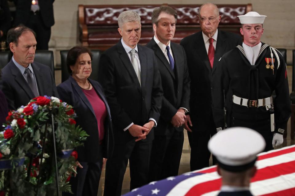 16) Supreme Court Justices pay their respects.