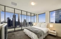 <p>Here’s one of the two bedrooms. Waking up here would be an absolute pleasure.<br>(Airbnb) </p>