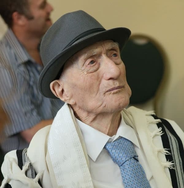 Yisrael Kristal, judío polaco superviviente del holocausto que a sus 112 años es el hombre más anciano del mundo. (Crédito imagen: Wikipedia).