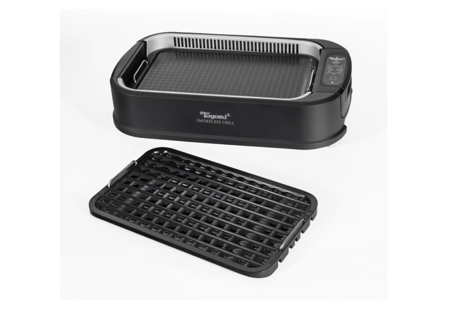 
Toyomi BBQ 2002 Electric Smokeless Grill. (PHOTO: Amazon Singapore)