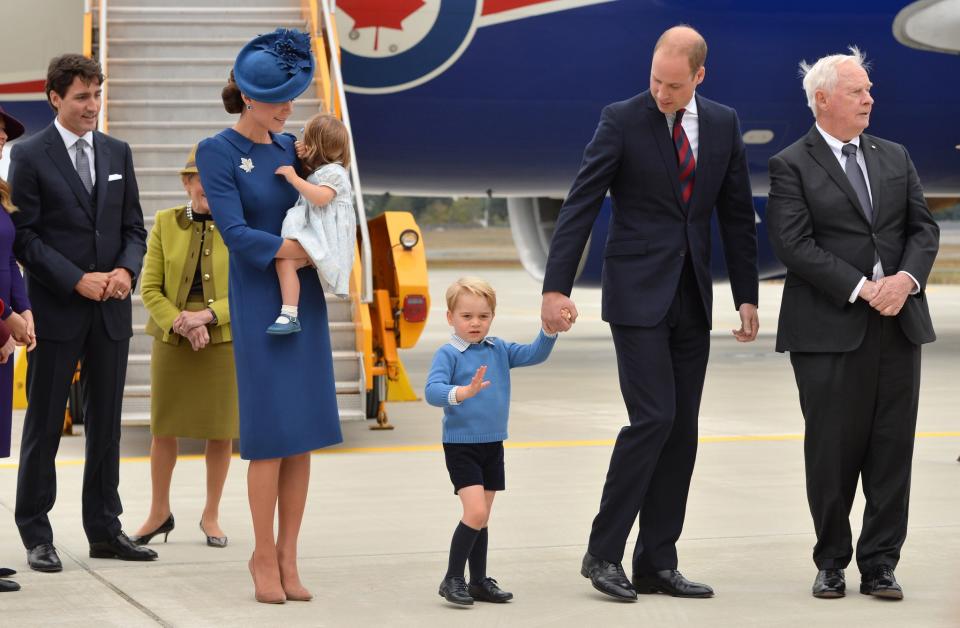 <p>The little prince gave a wave of his own. [Photo: Getty/Pool] </p>