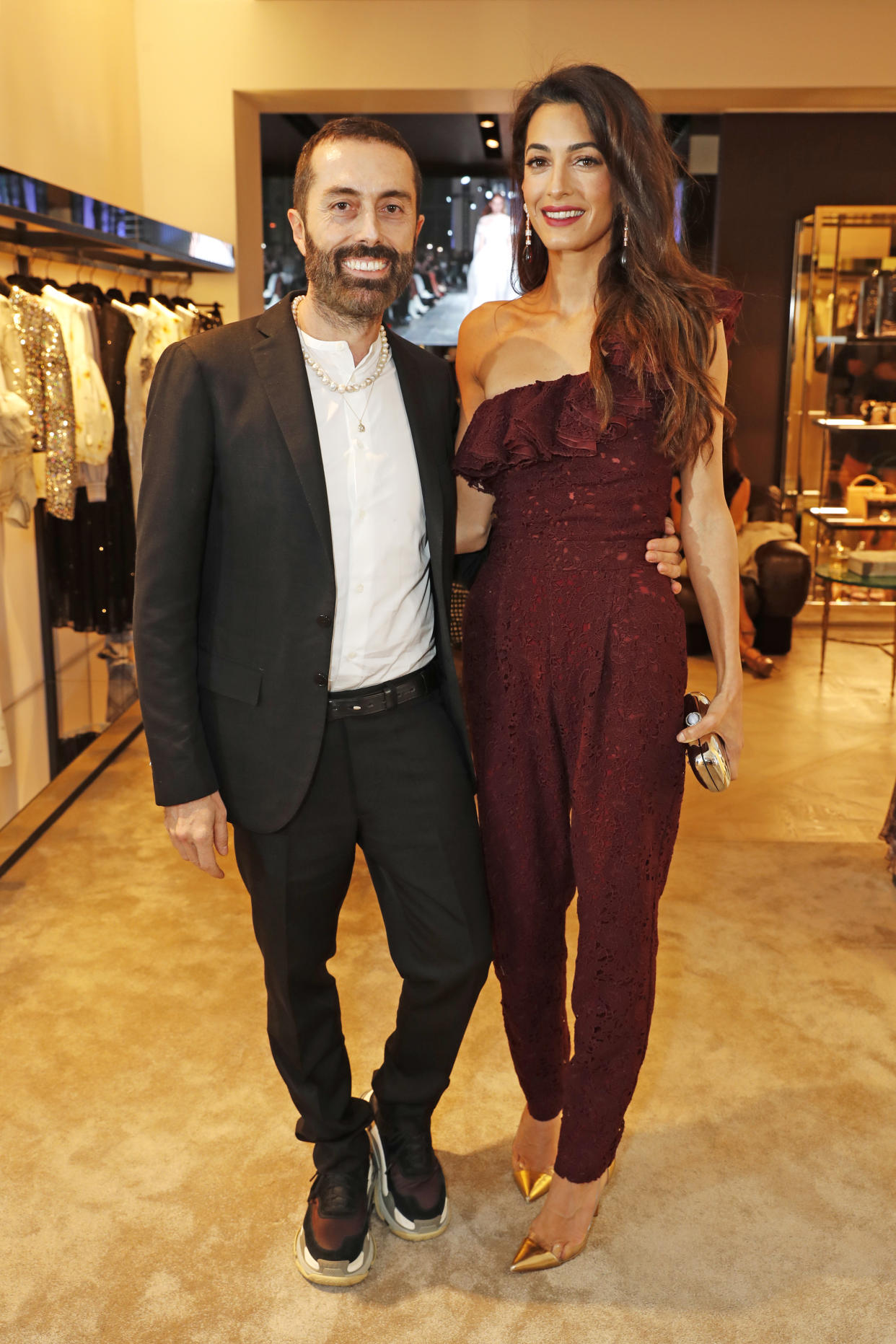 Amal Clooney helped designer Giambattista Valli celebrate his store opening. (Photo: David M. Benett/Dave Benett/Getty Images for Giambattista Valli )