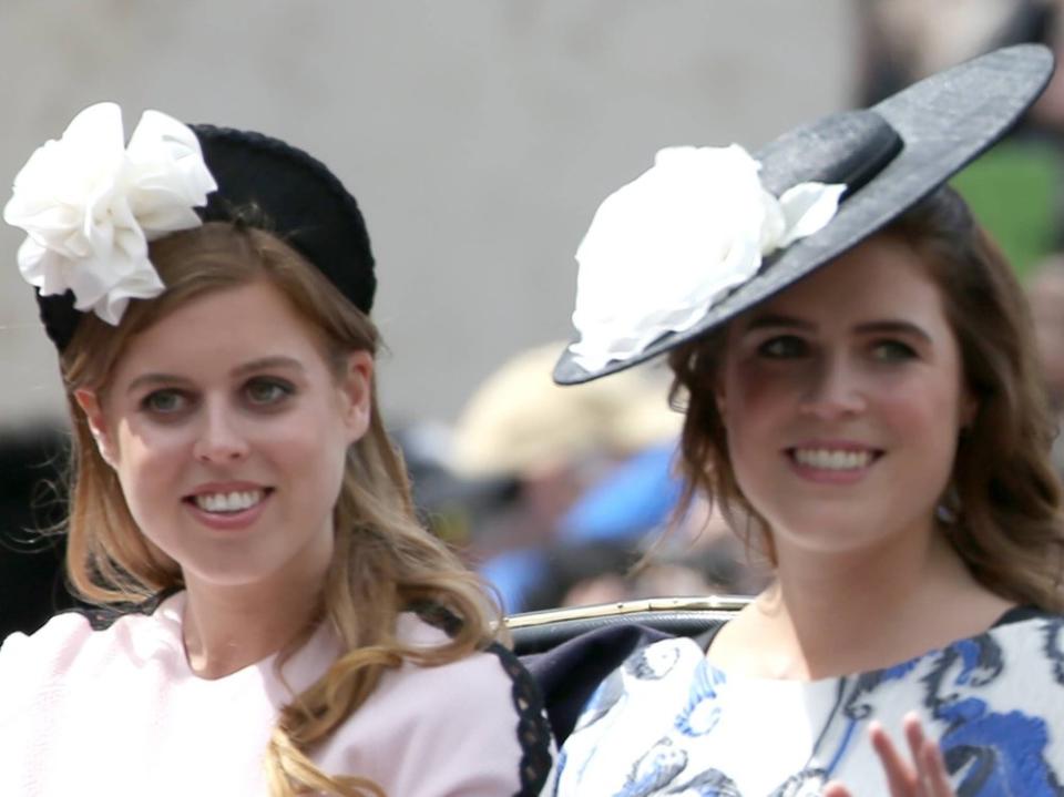 Prinzessin Beatrice (li.) und Prinzessin Eugenie 2019 bei der "Trooping The Colour"-Parade. (Bild: Imago Images/ Matrix)