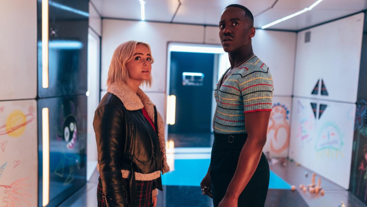  Millie Gibson and Ncuti Gatwa in Doctor Who. 