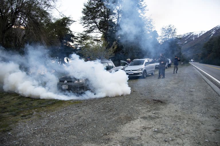 Gas lacrimógeno sobre un auto