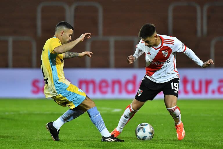 El desequilibrio intermitente de Claudio Echeverri no le alcanzó a River para avanzar de ronda