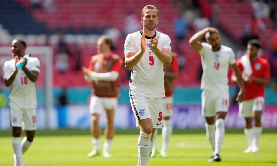 Harry Kane joins his teammates in applauding England fans at Wembley on Sunday after arguably his worst international outing.