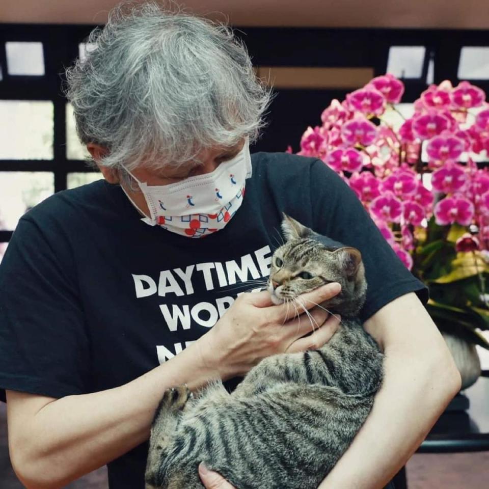 奈良美智佈完展、抱完貓就返回日本。（翻攝自蔡英文Instagram）