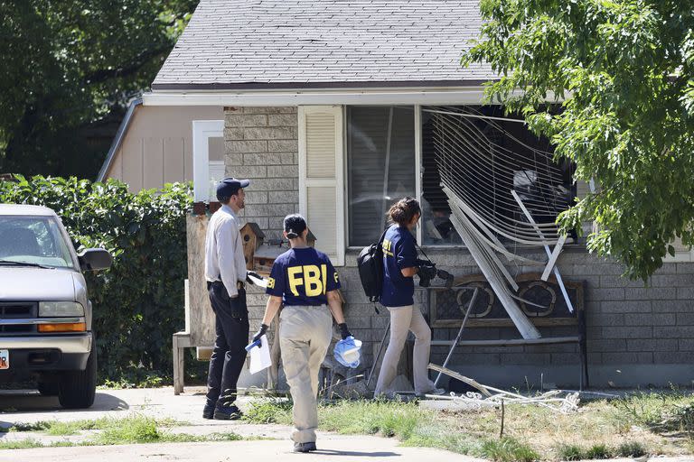 Agentes del FBI mataron a tiros a un hombre de Utah acusado de proferir amenazas contra el presidente Joe Biden horas antes de que el mandatario visitara el estado más tarde el miércoles
