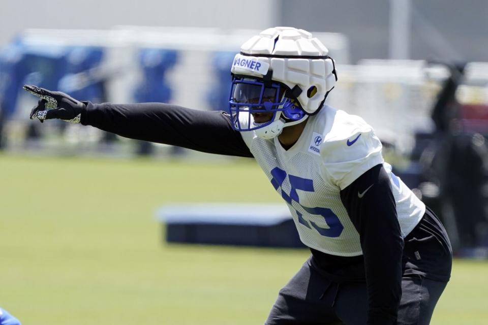 Rams linebacker Bobby Wagner directs the defense during practice.