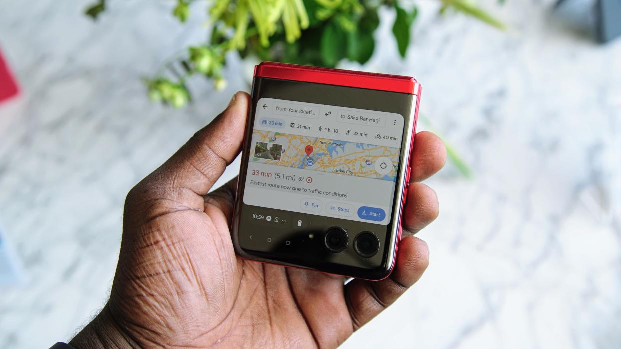  Google Maps on the Motorola Razr Plus cover screen. 