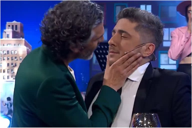 El íntimo encuentro entre Jey Mammón y Leo Sbaraglia