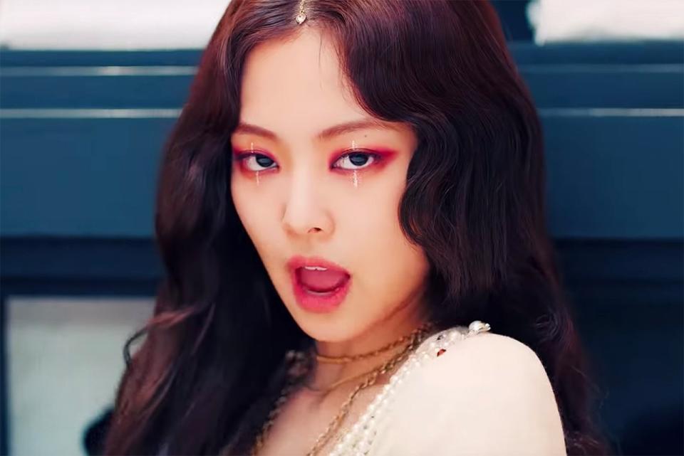 Jennie's Metallic Lines  