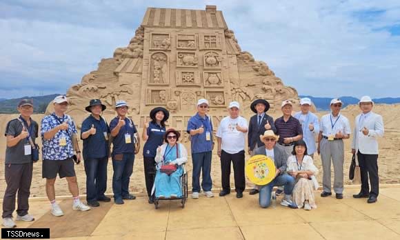 喜逢東北角及宜蘭海岸國家風景區管理處建處四十周年，舉辦「福隆生活節×福隆國際沙雕藝術季」開幕活動，歡迎全國民眾朋友來福隆深度騎訪東北角、欣賞國際沙雕藝術季，品味在地慢活魅力。（圖：東北角風管處提供）