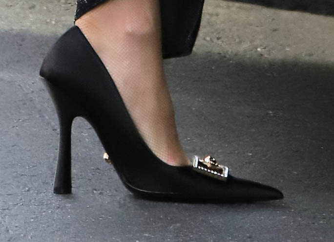 A closer look at Paris Hilton’s black pointed-toe pumps. - Credit: APEX / MEGA