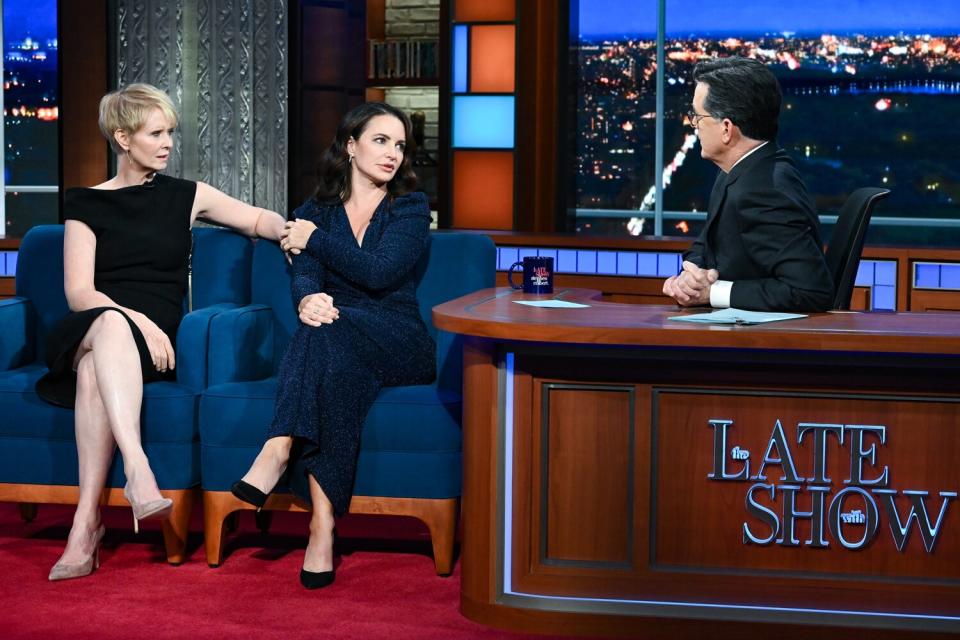 The Late Show with Stephen Colbert and guest Kristin Davis &amp; Cynthia Nixon