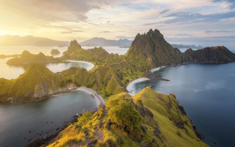 Komodo National Park is one of many stunning landscapes you can see on a cruise - Afriandi