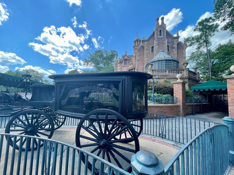 exterior shot of haunted mansion attraction at disney world