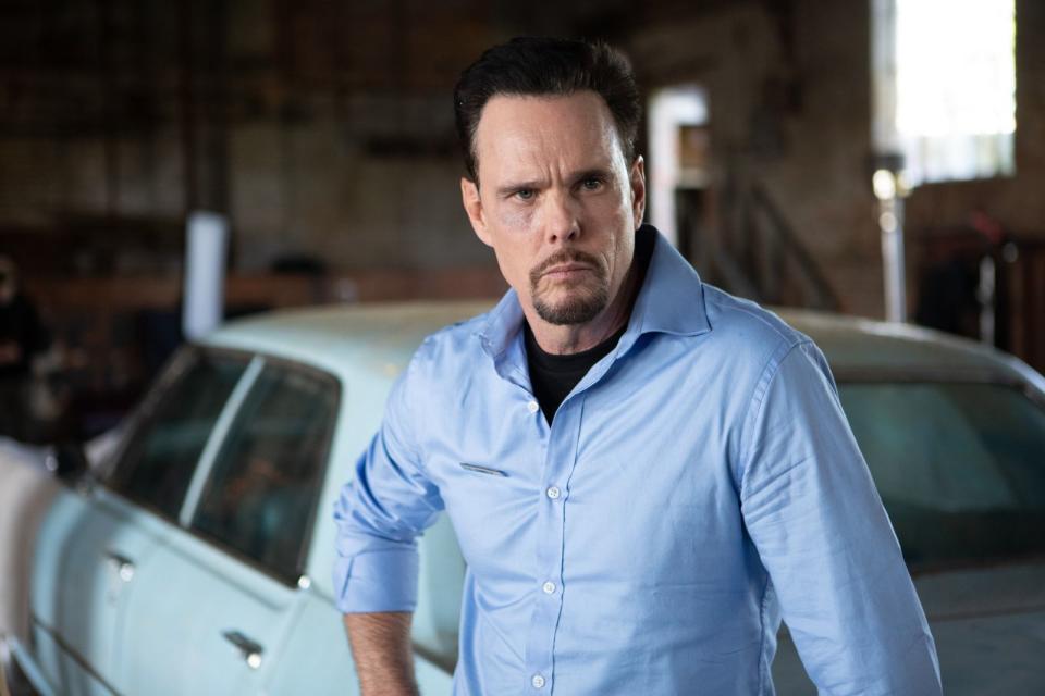 Der ehemalige Militäroffizier Conner Connolly (Kevin Dillon) hat einen Tag Zeit, um zwei Millionen Dollar Lösegeld für seine entführte Frau zu beschaffen.  (Bild: Leonine / SquareOne Entertainment )