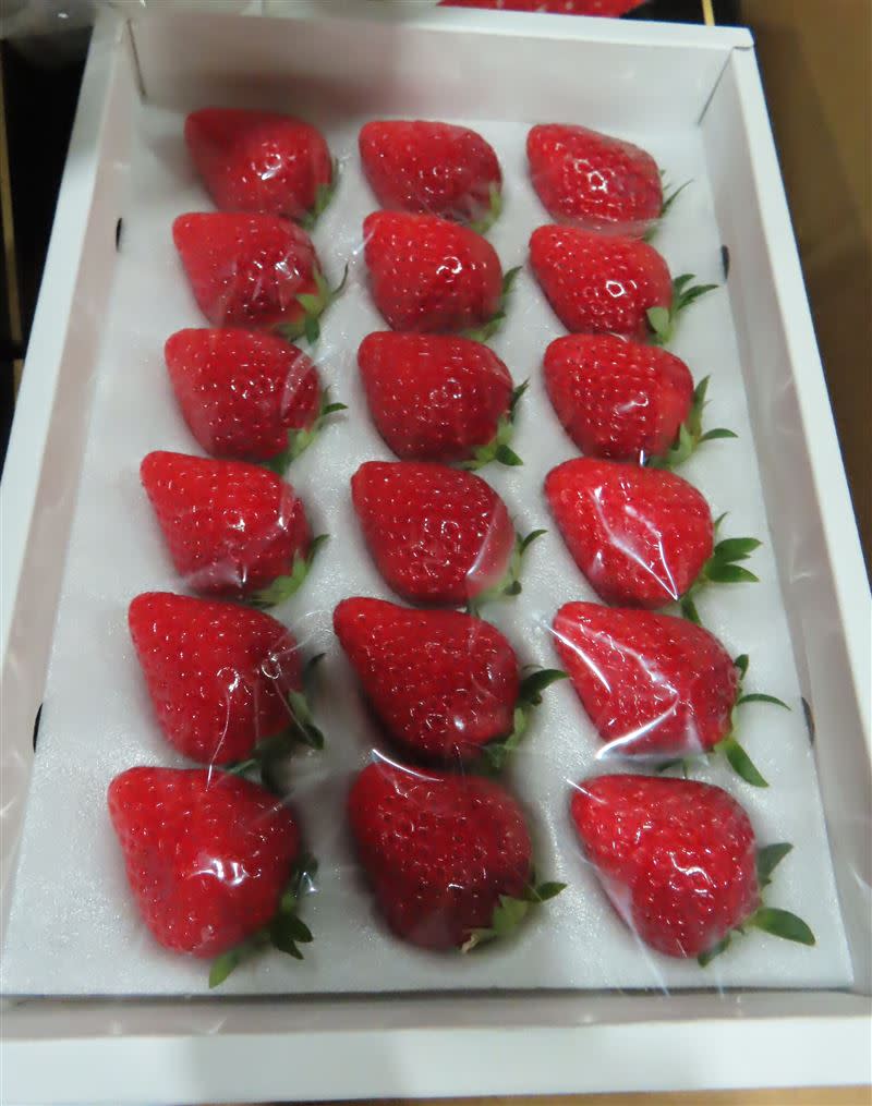 業者自日本香川進口的鮮草莓，遭檢出農藥阿納寧0.04 ppm。（圖／翻攝自食藥署官網）