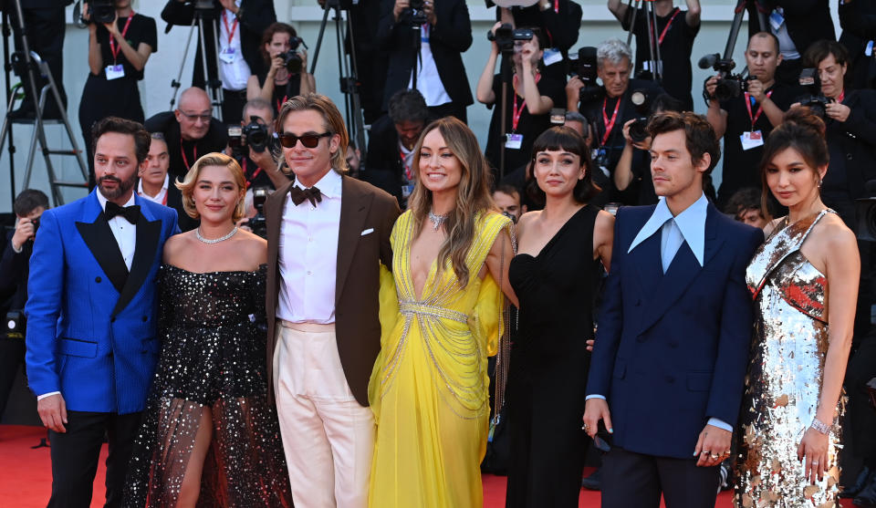 VENICE, ITALY - SEPTEMBER 05: Nick Kroll, Florence Pugh, Chris Pine, Olivia Wilde, Sydney Chandler, Harry Styles and Gemma Chan attend the 