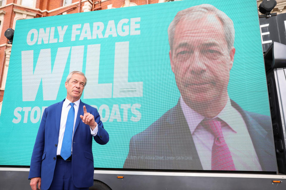 Der britische Rechtspopulist Nigel Farage hat dem Westen eine Mitschuld am russischen Angriffskrieg gegen die Ukraine gegeben (Bild: Reuters)