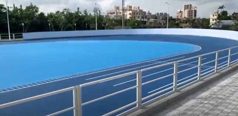 快新聞／新竹縣湖口近2億的公園　民眾竟只有積水的籃球場可用