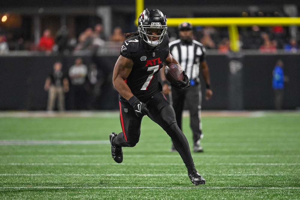 Atlanta Falcons Pair Named Part of Top 25 Players Under 25 - PFF - Sports  Illustrated Atlanta Falcons News, Analysis and More