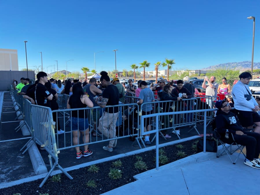 <em>People line up at Zippy’s for its grand opening in Las Vegas on Oct. 10, 2023. (KLAS)</em>