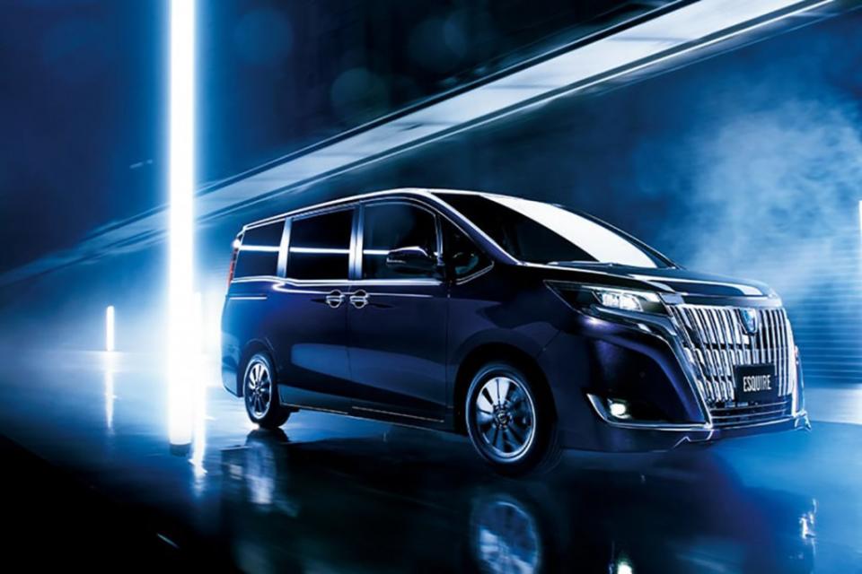 toyota-mpv-esquire-12-noah-voxy