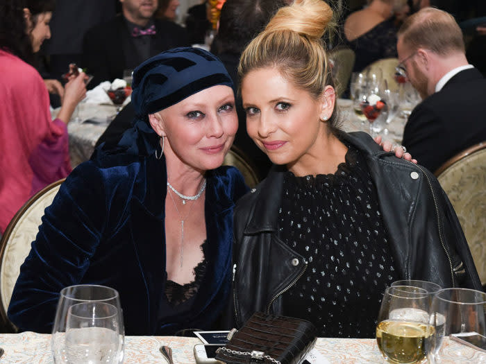 Sarah Michelle Gellar just couldn’t keep up with Shannen Doherty in dance class and we can’t stop laughing