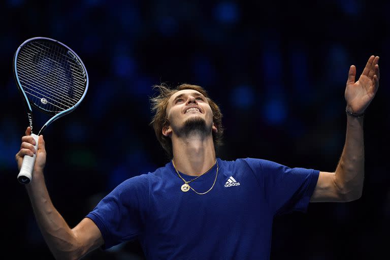 El alemán Alexander Zverev superó al serbio Novak Djokovic y este domingo buscará su segundo título de campeón del Masters, frente al defensor de la corona, Daniil Medvedev.