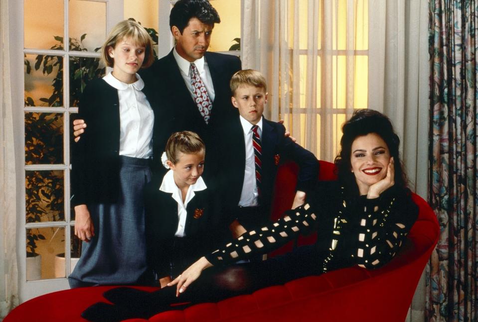 THE NANNY, from left: Nicholle Tom, Madeline Zima, Charles Shaughnessy, Benjamin Salisbury, Fran Drescher, 1993-1999.  ph: Cliff Lipson /© CBS/ Courtesy Everett Collection