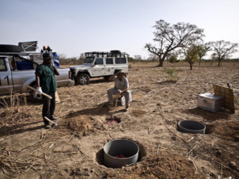 Testing of the abandoned well in the village of Bourakébougou, 60km from Bamako, Mali, in about 2007. The borehole was found to be releasing 98 per cent hydrogen (Courtesy of Hydroma)