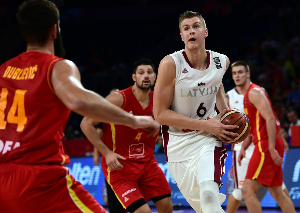 Celtics vīrs Kristaps Porsingis aizvada Latvijas pirmo FIBA ​​Pasaules kausa izcīņas cīņu