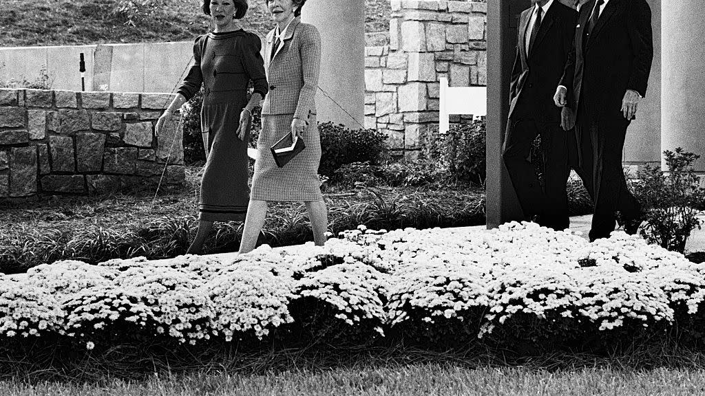 atlanta october 1 president ronald reagan and first lady nancy reagan join former president jimmy carter and former first lady rosalynn carter at the carter center presidential center dedication in atlanta georgia october 1, 1986 photo by rick diamondgetty images