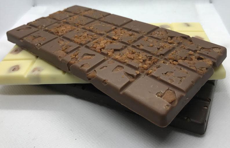Chocolate Bar Making Kit. Image via Etsy.
