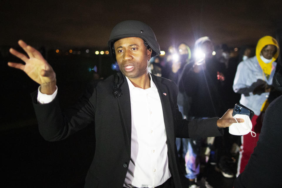 Protest after an officer shot a man in Brooklyn Center (Anadolu Agency / via Getty Images)