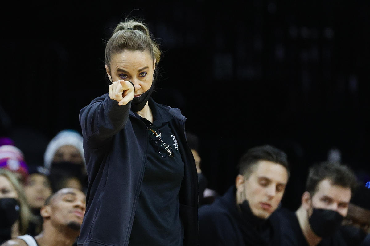 Becky Hammon first WNBA coach to exceed $1 million in annual salary