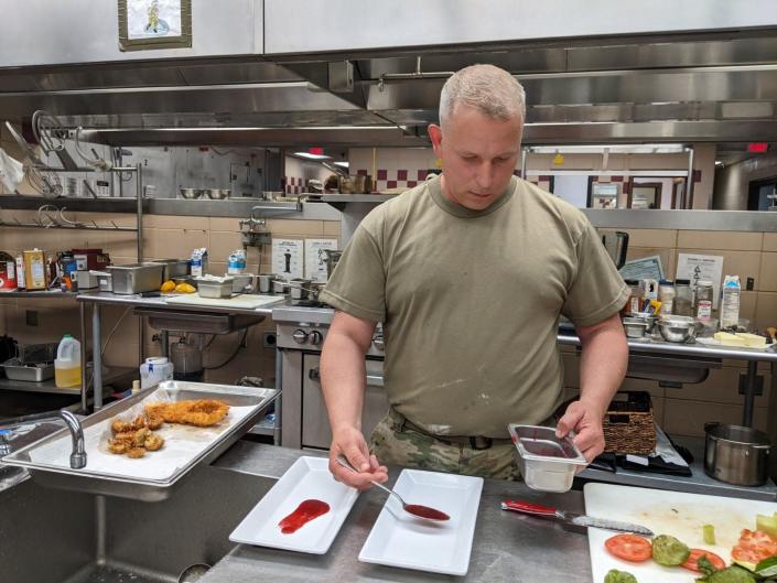 Fort Campbell cooks compete in Food Network-inspired competition