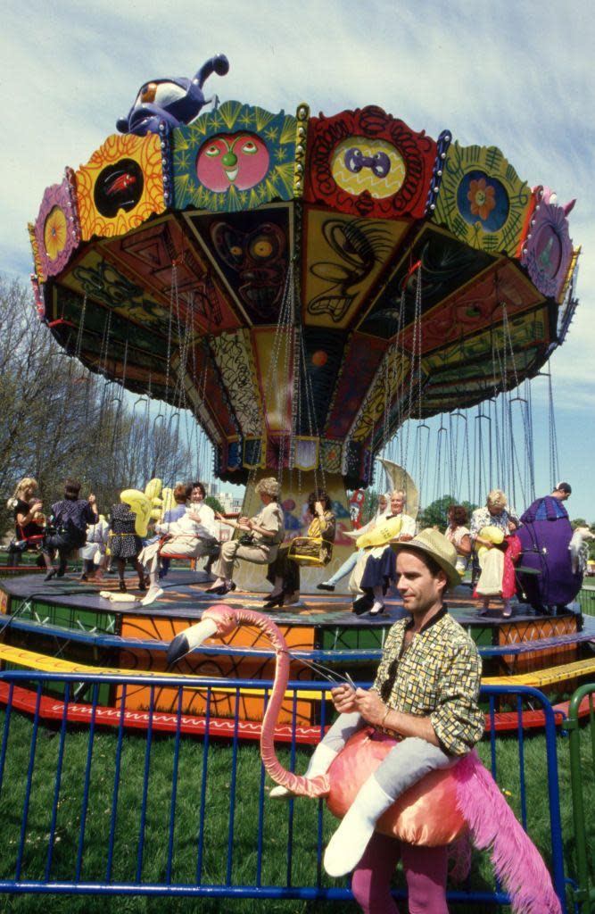 Visitantes en el Luna Luna de Hamburgo, Alemania, en 1987.