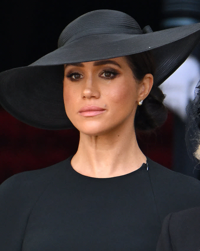 Meghan Markle rompe a llorar en el funeral de la reina Isabel