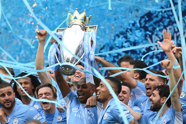 Pour la quatrième fois en cinq saisons, Manchester City a remporté le titre de champion d'Angleterre. Mais celui-ci a été conquis au terme d'un final époustouflant, les hommes de Pep Guardiola étant menés 0-2 à quelques minutes de la fin du match. (Photo: Shaun Botterill / Getty Images)