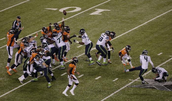 Seattle Seahawks' Steven Hauschka (4) kicks a field goal during the first half of the NFL Super Bowl XLVIII football game against the Denver Broncos Sunday, Feb. 2, 2014, in East Rutherford, N.J. (AP Photo/Charlie Riedel)