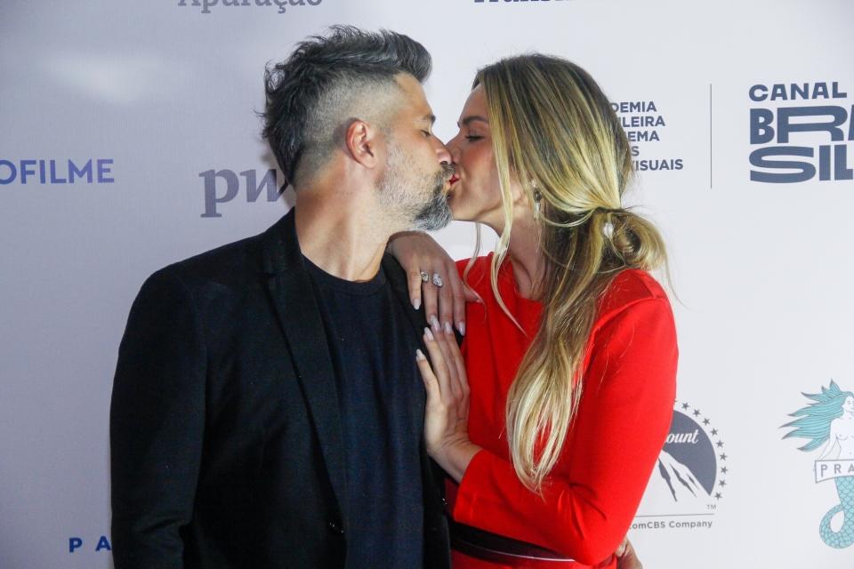 Bruno Gagliasso e Giovanna Ewbank no Grande Prêmio do Cinema Brasileiro (Foto: Marcelo Sa Barreto / AgNews)