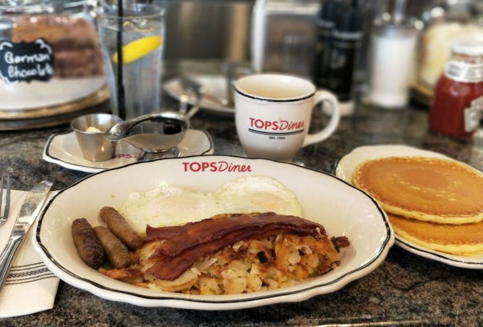 #101 Tops Diner (East Newark, New Jersey)